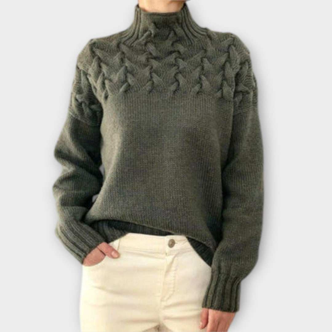 Eva - Moteriškas megztinis su pynimo detalėmis